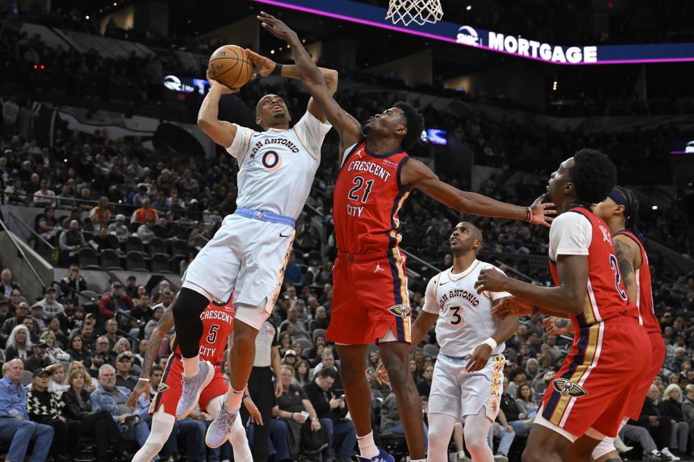 也在更衣室 也在更衣室